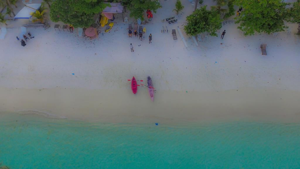 Rivers Beach & Spa 胡鲁马累 外观 照片